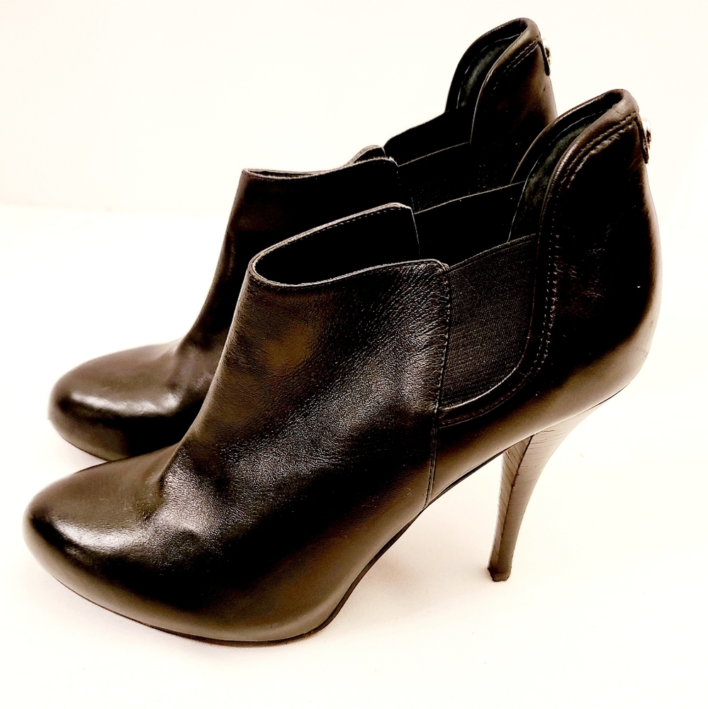 GUESS Butter Soft black leather booties